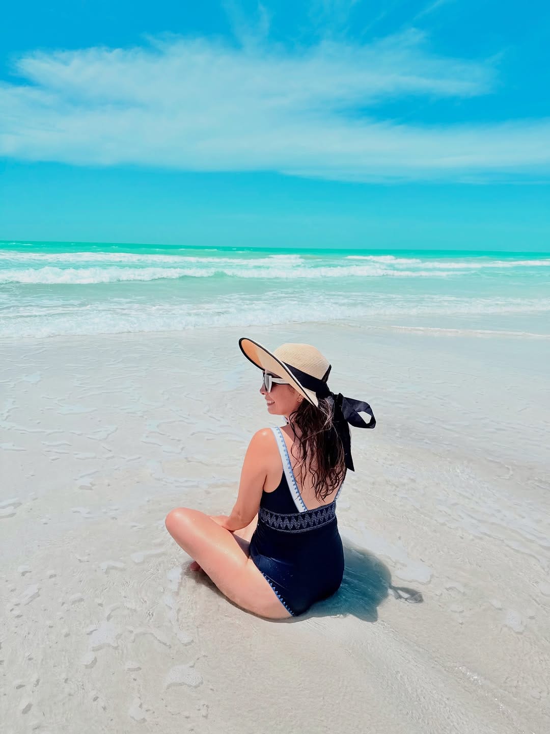 Post 1 by 𝐄𝐬𝐭𝐞𝐟𝐚𝐧𝐢𝐚 𝐀𝐛𝐚𝐝 on Instagram (carousel)
