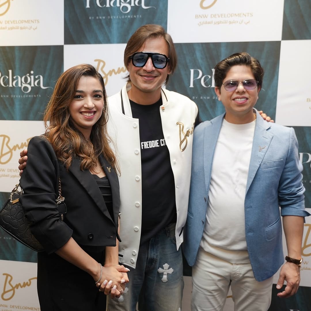 Post 6 by Khushboo Advani on Instagram (carousel)