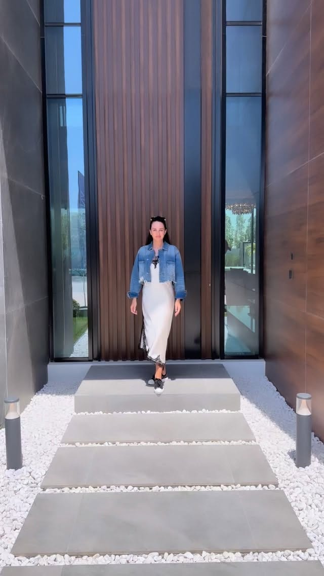 Post 4 by Laura Stadalnikaitė on Instagram (video)