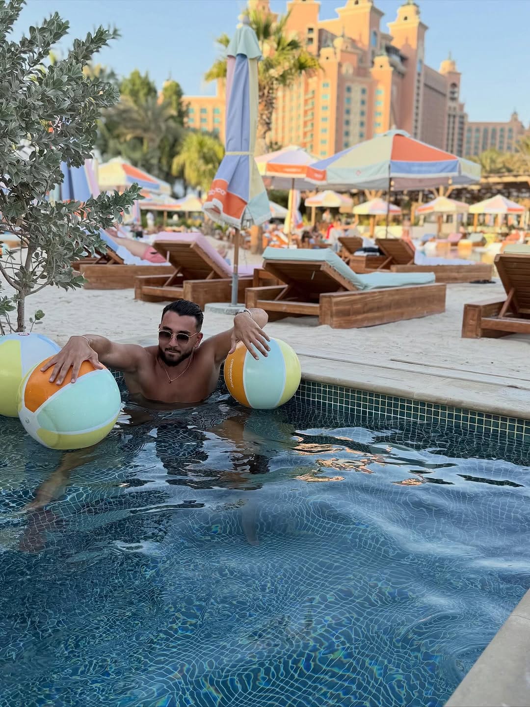 Post 5 by Marvyn Benali on Instagram (carousel)