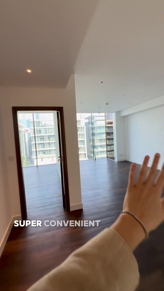 Post 6 by Lena Mi | DUBAI & OMAN & SAUDI ARABIA | REAL ESTATE on Instagram (video)