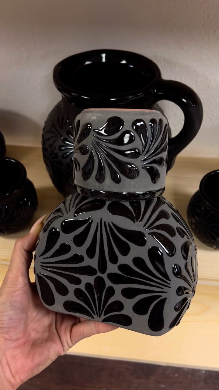 Post 4 by Mi Casita Candle Co on Instagram (video)