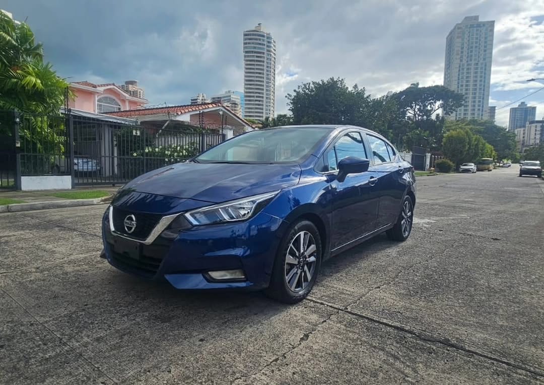 Post 6 by AUTO TRADERS PANAMA⭐ on Instagram (carousel)