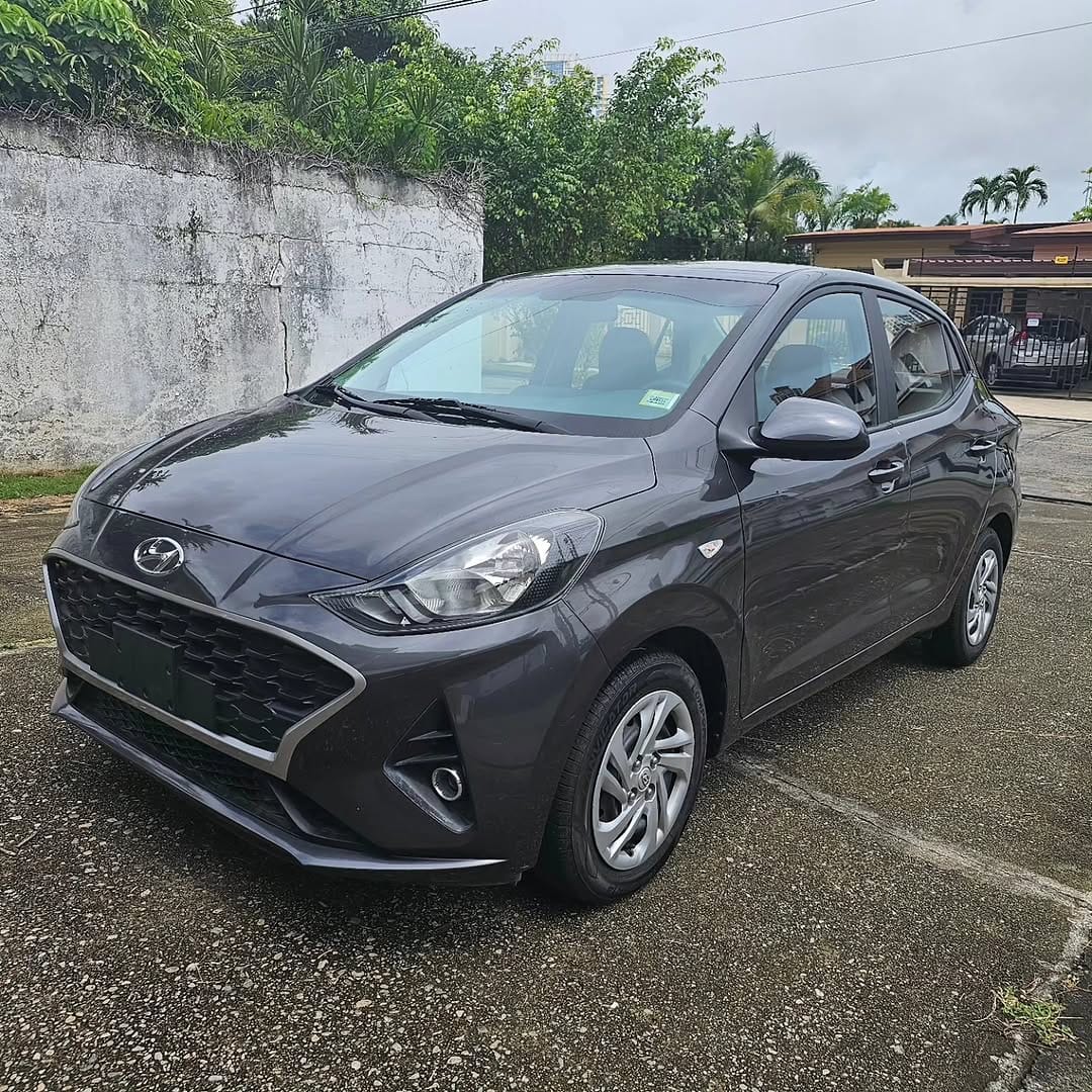 Post 8 by AUTO TRADERS PANAMA⭐ on Instagram (carousel)