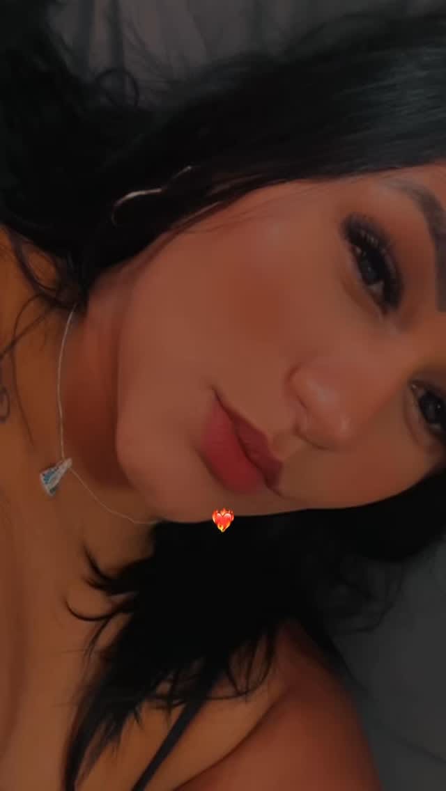 Post 4 by Claudiane Reis on Instagram (video)
