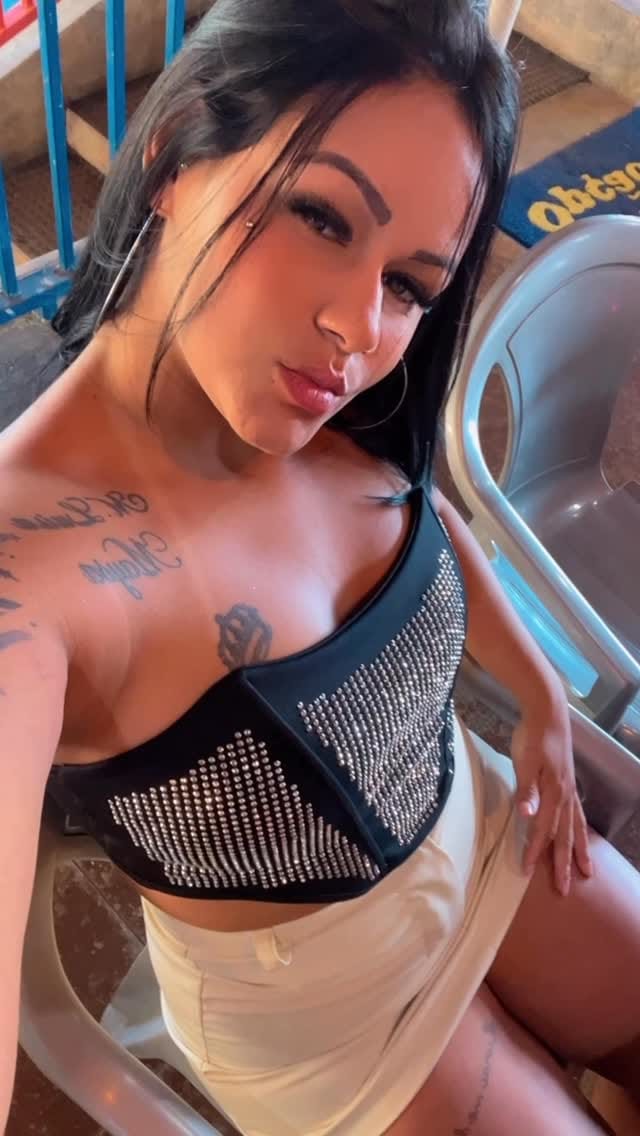 Post 6 by Claudiane Reis on Instagram (video)