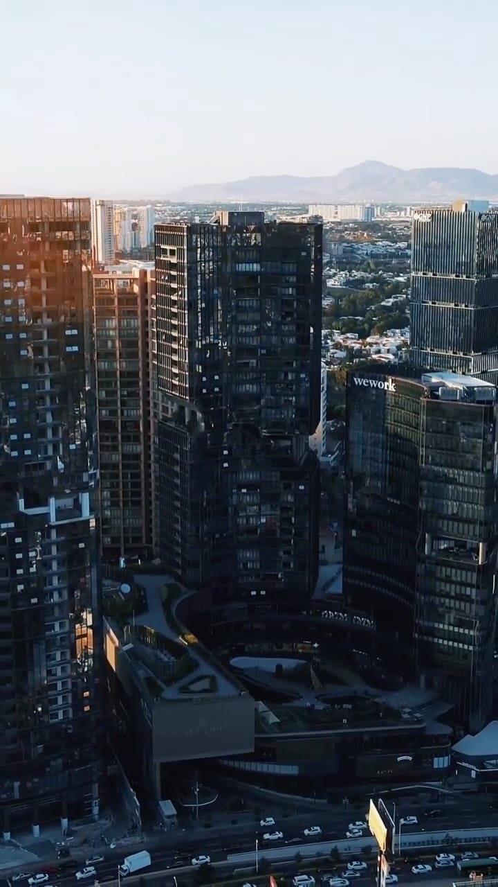 Post 4 by Lily Fernandez on Instagram (video)