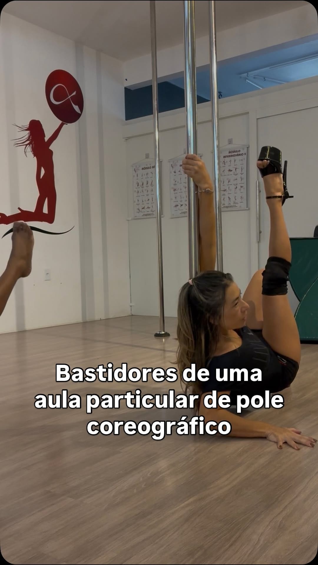 Post 4 by Espaço Alfa Escola de Pole Dance on Instagram (video)