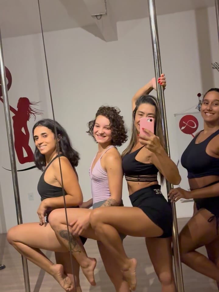 Post 2 by Espaço Alfa Escola de Pole Dance on Instagram (carousel)