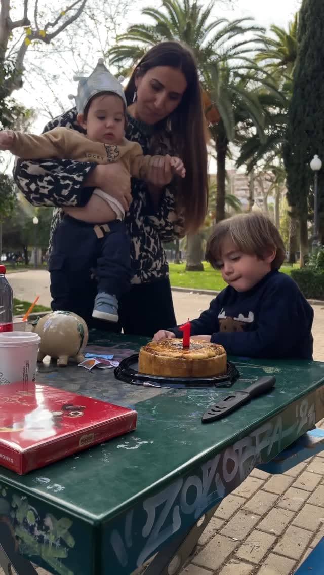 Post 3 by Azucena Almendros on Instagram (video)