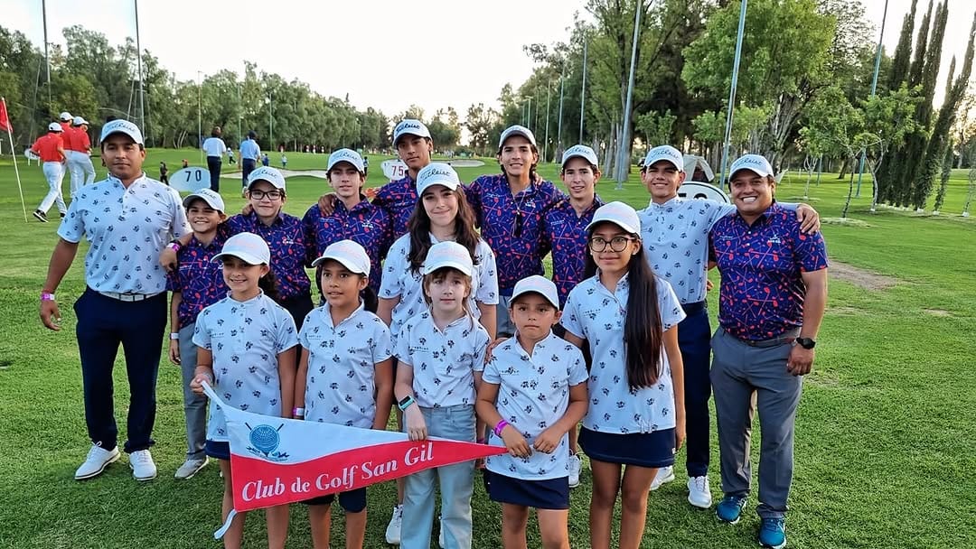 Post 10 by Issa Perez golfmx on Instagram (image)