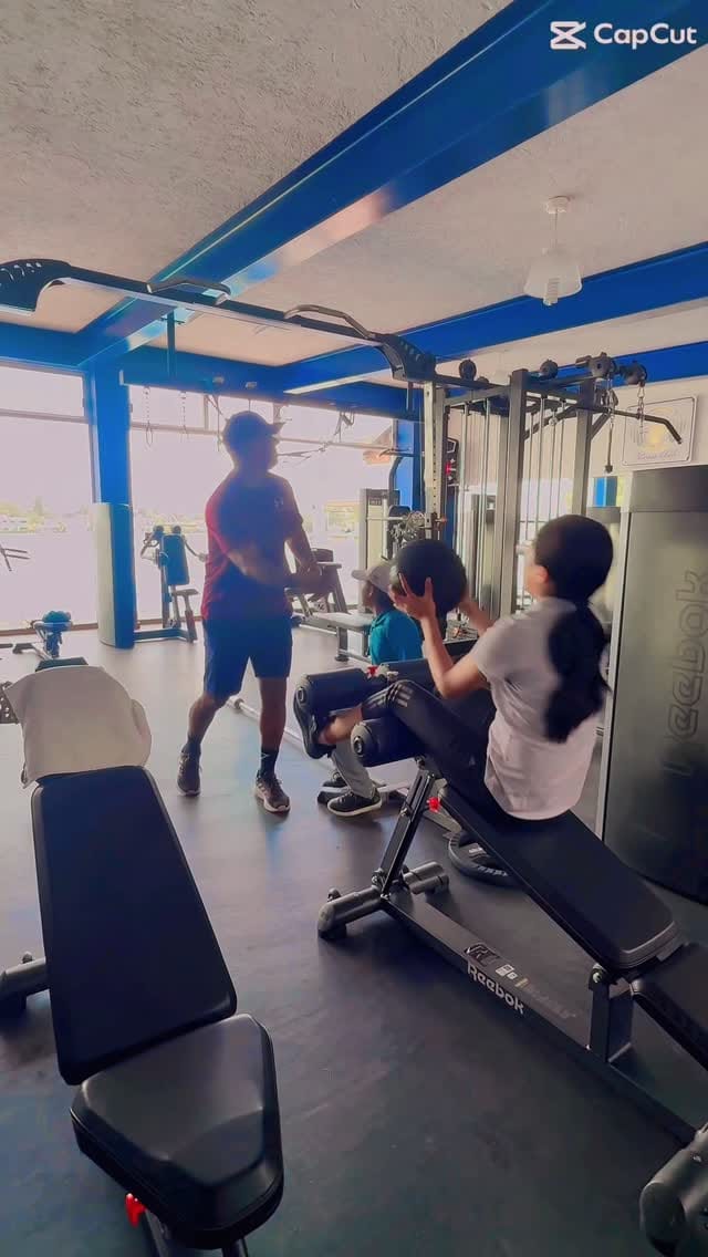 Post 5 by Issa Perez golfmx on Instagram (video)