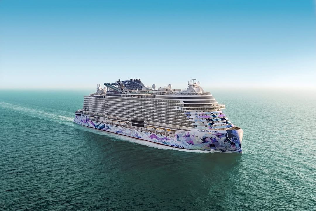 Post 2 by Crew & Cruise - Recruiting for Cruises, Hotels & Tourism on Instagram (carousel)