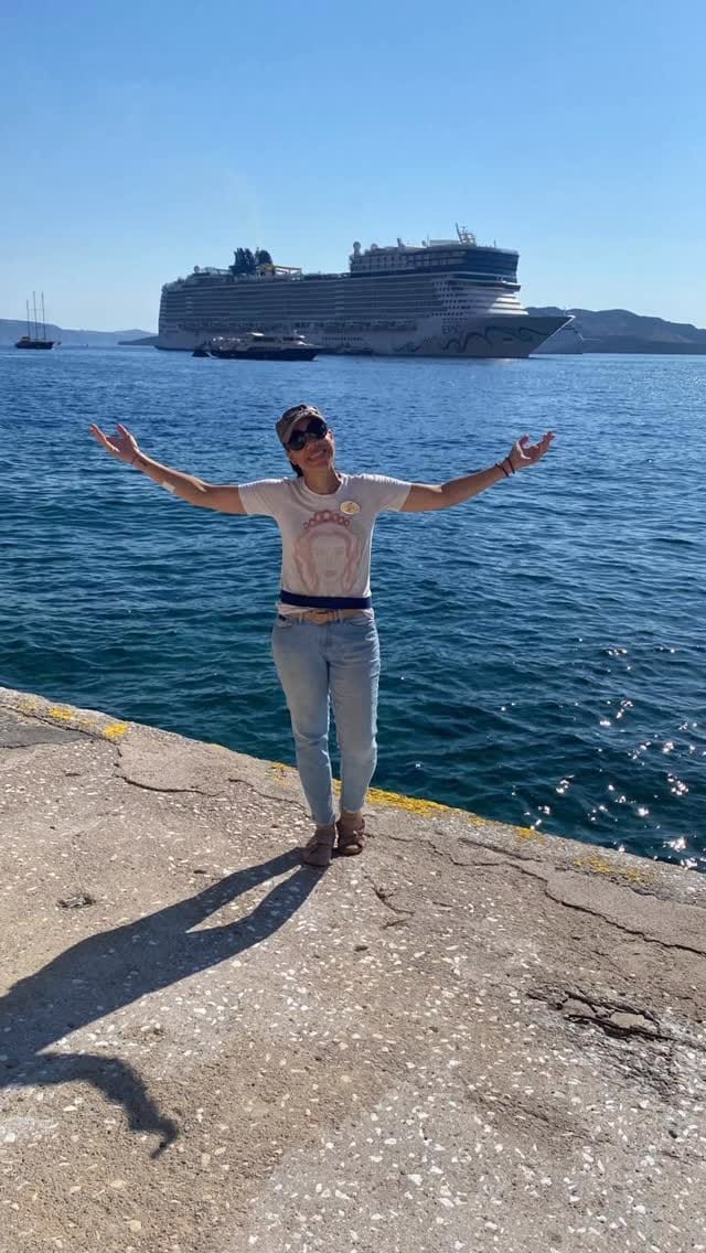 Post 8 by Crew & Cruise - Recruiting for Cruises, Hotels & Tourism on Instagram (video)