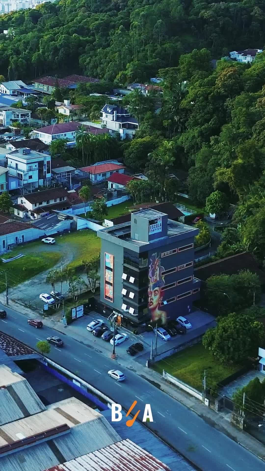 Post 10 by Belas Artes Joinville on Instagram (video)
