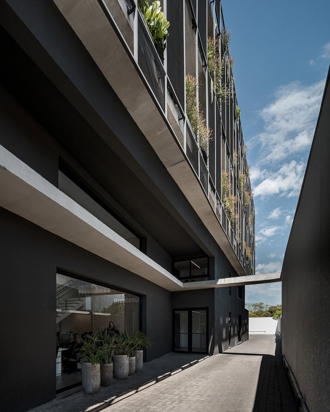 Post 10 by KS arquitetos on Instagram (carousel)