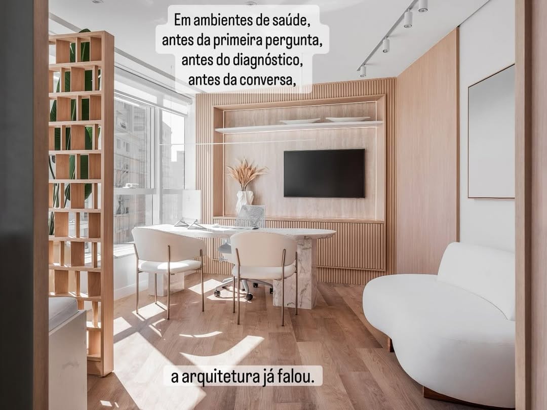 Post 1 by Club Mobili on Instagram (carousel)