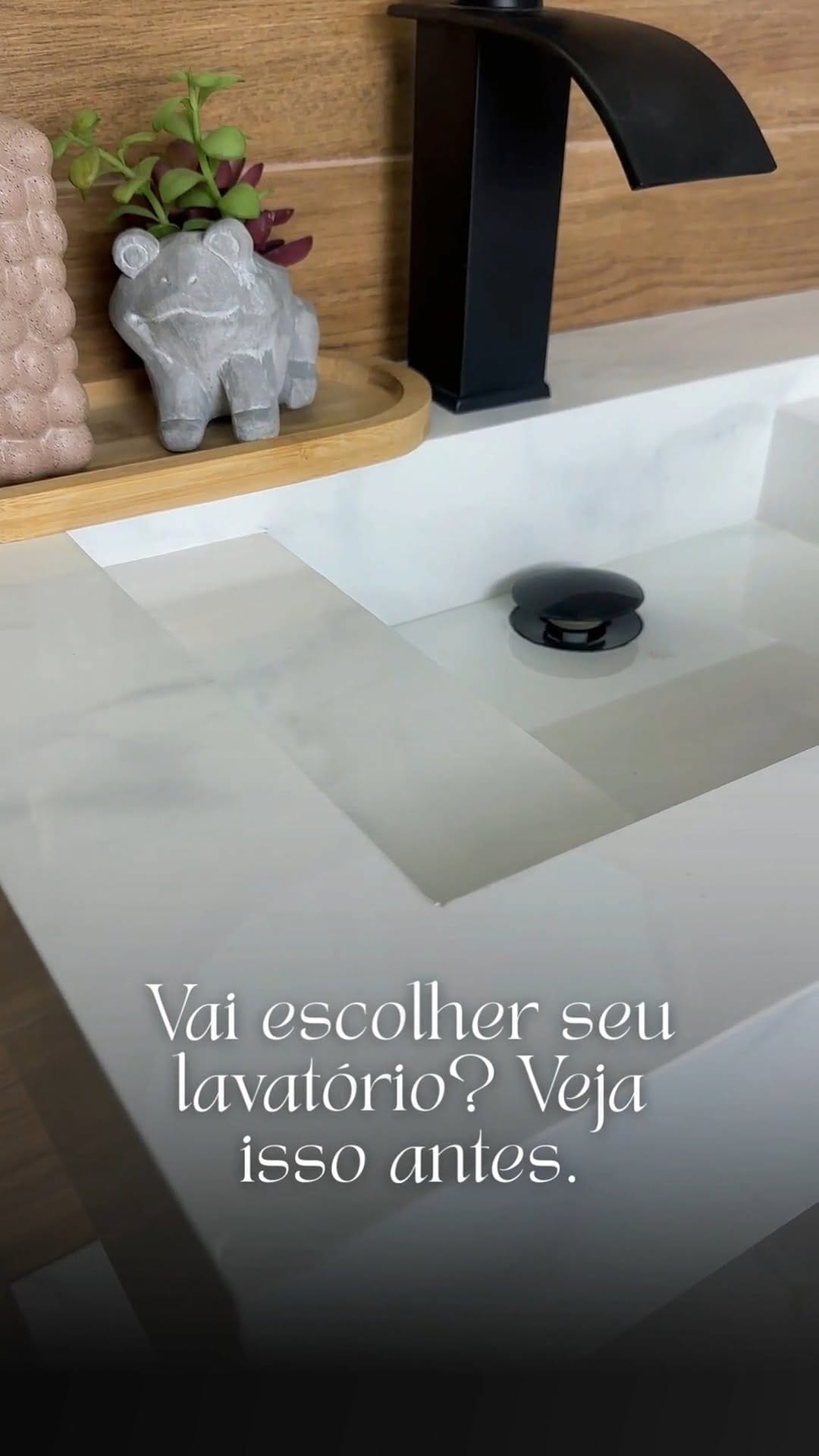 Post 5 by Porcelarte Porcelanatos on Instagram (video)
