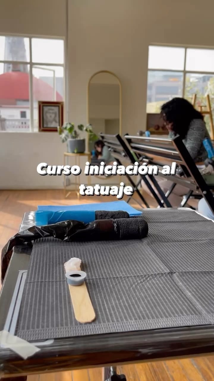 Post 10 by academiadetatuadores.mx on Instagram (video)