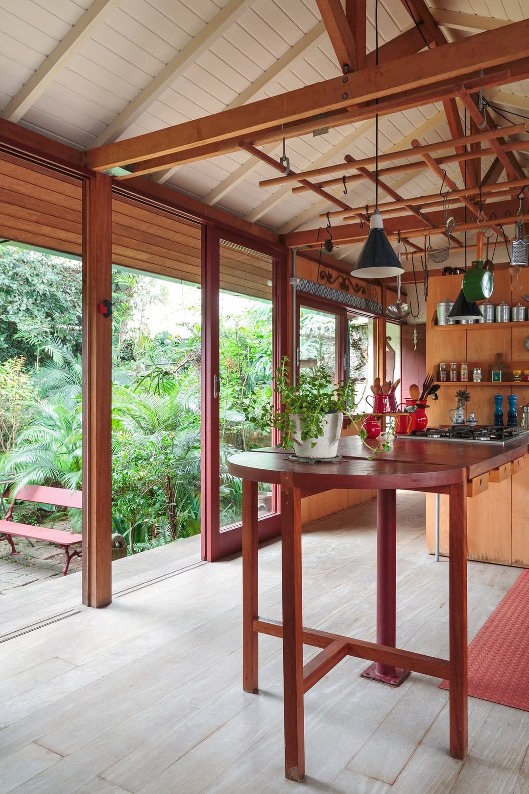 Post 6 by CECCHI MILLAN ARQUITETURA on Instagram (carousel)