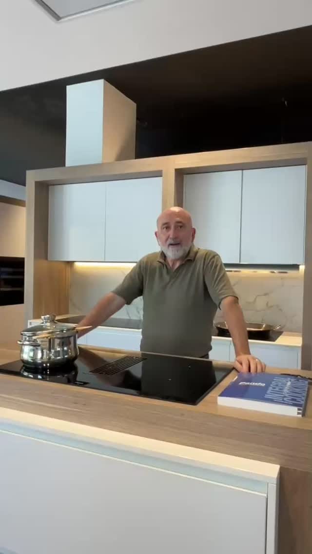 Post 7 by Kluni Estudio on Instagram (video)