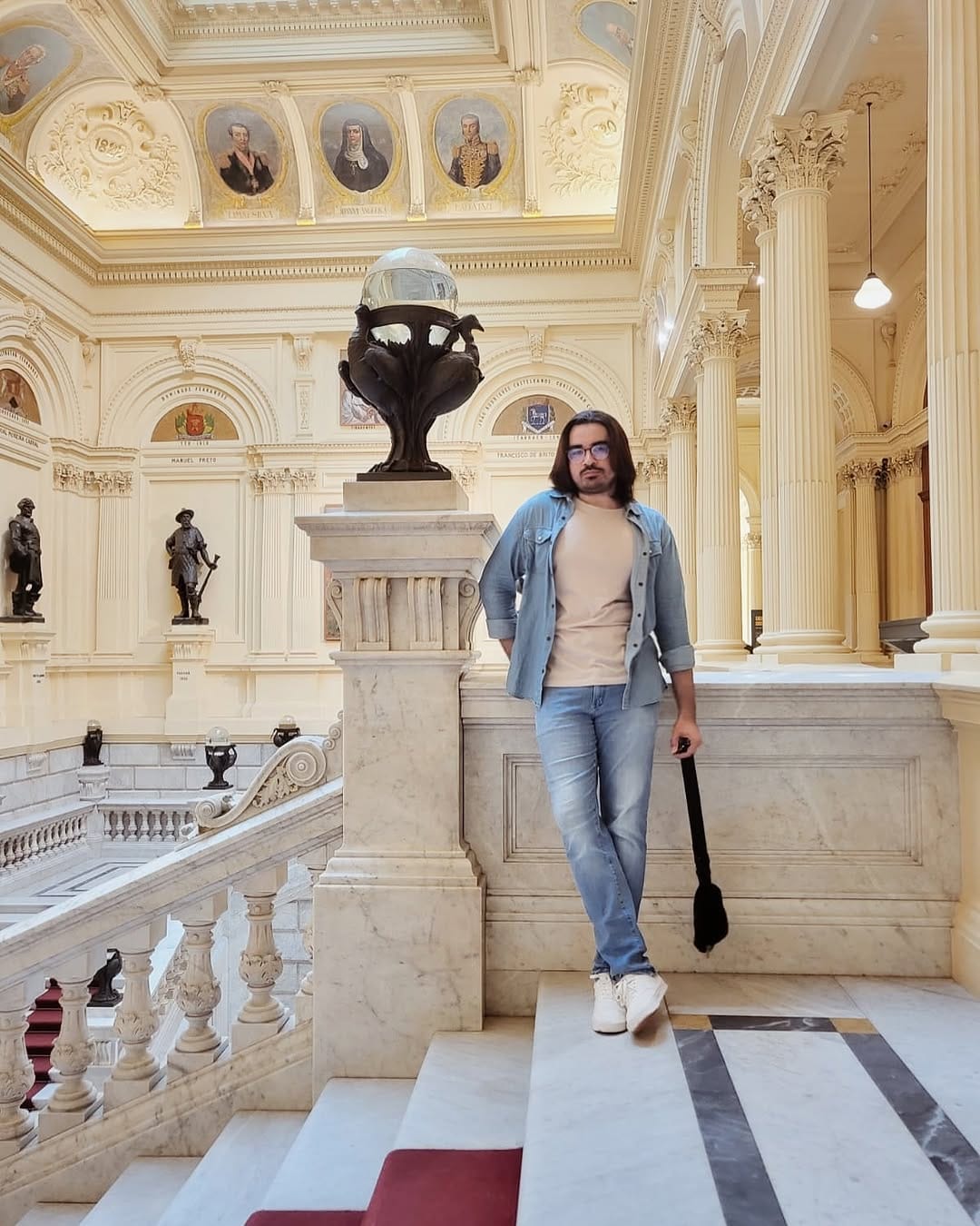 Post 5 by léhi on Instagram (carousel)
