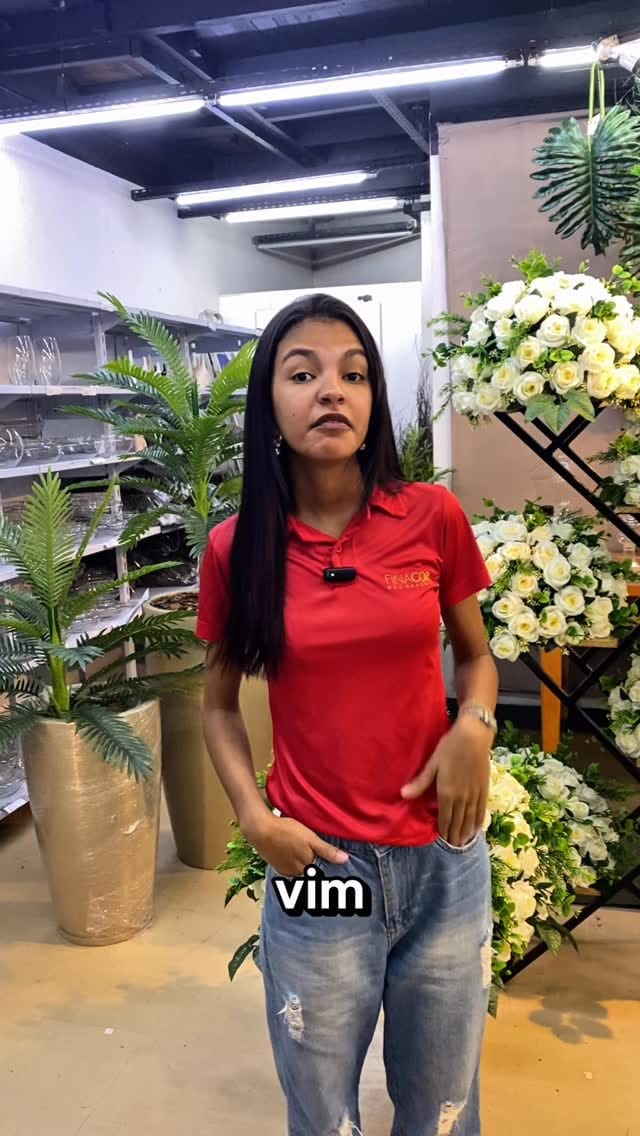 Post 8 by FINA COR on Instagram (video)