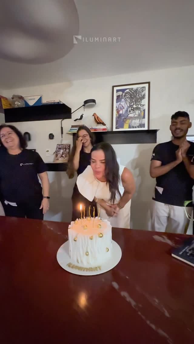Post 6 by Symone Cavalcante on Instagram (video)