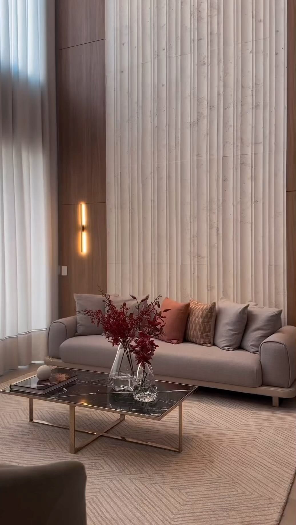 Post 4 by Lala Cortinas | Cortinas e Persianas Sob medida on Instagram (video)