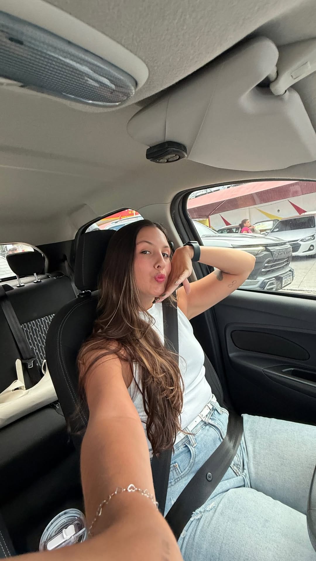 Post 7 by Helena Paiva on Instagram (video)