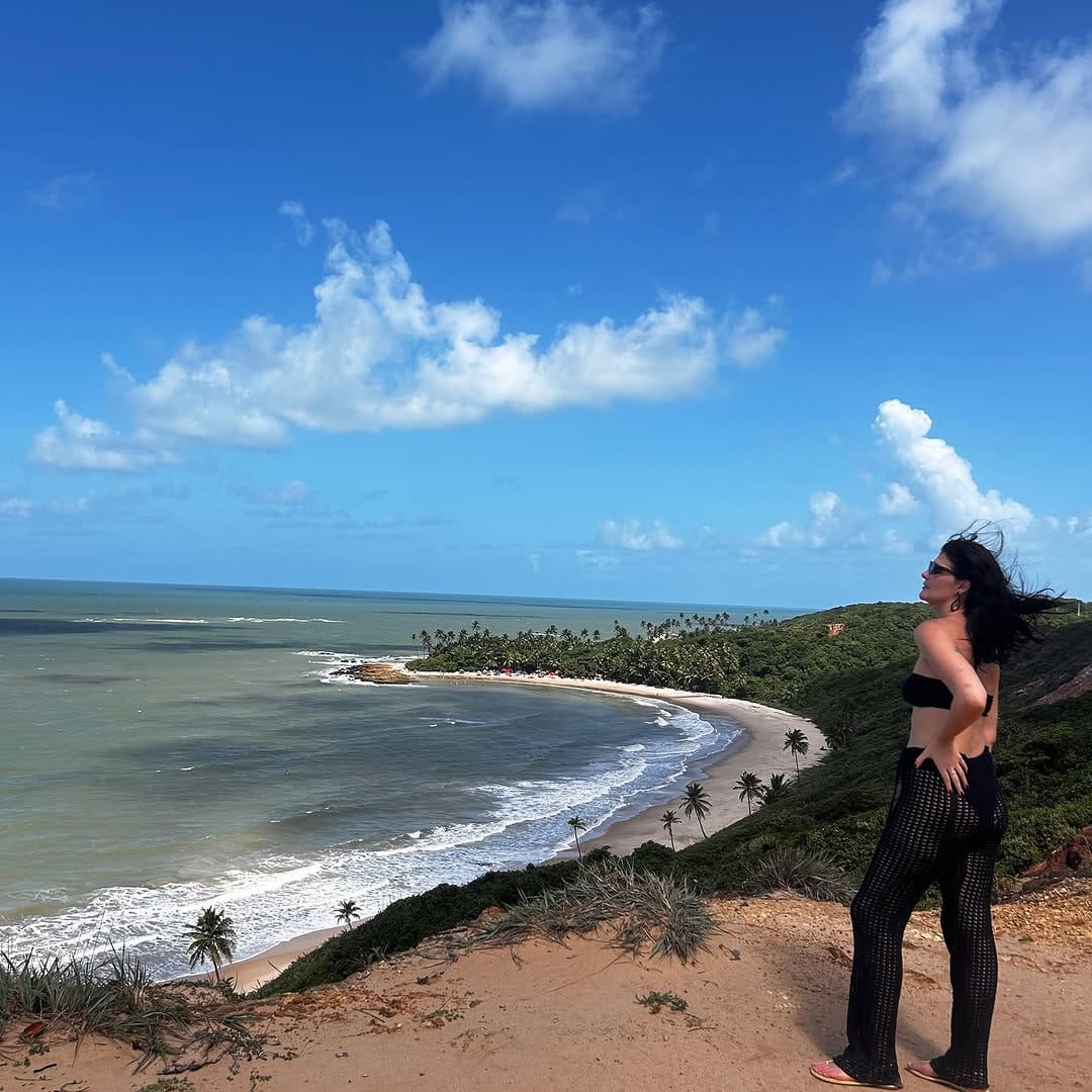 Post 10 by Ariane Camargo on Instagram (image)