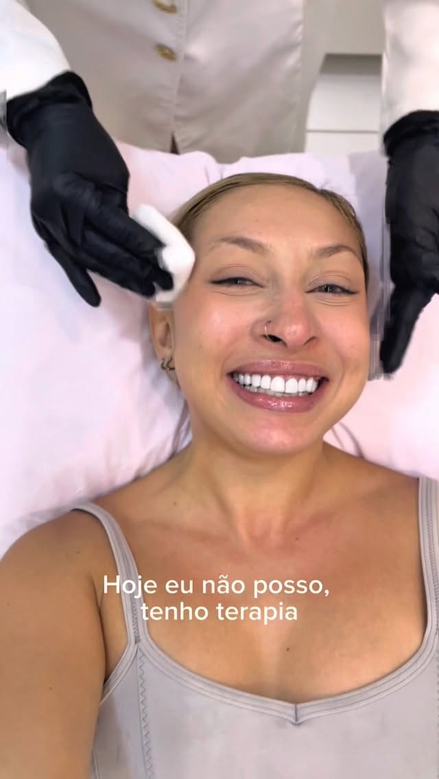 Post 7 by DARLI MAQUIADORA EM FORTALEZA on Instagram (video)