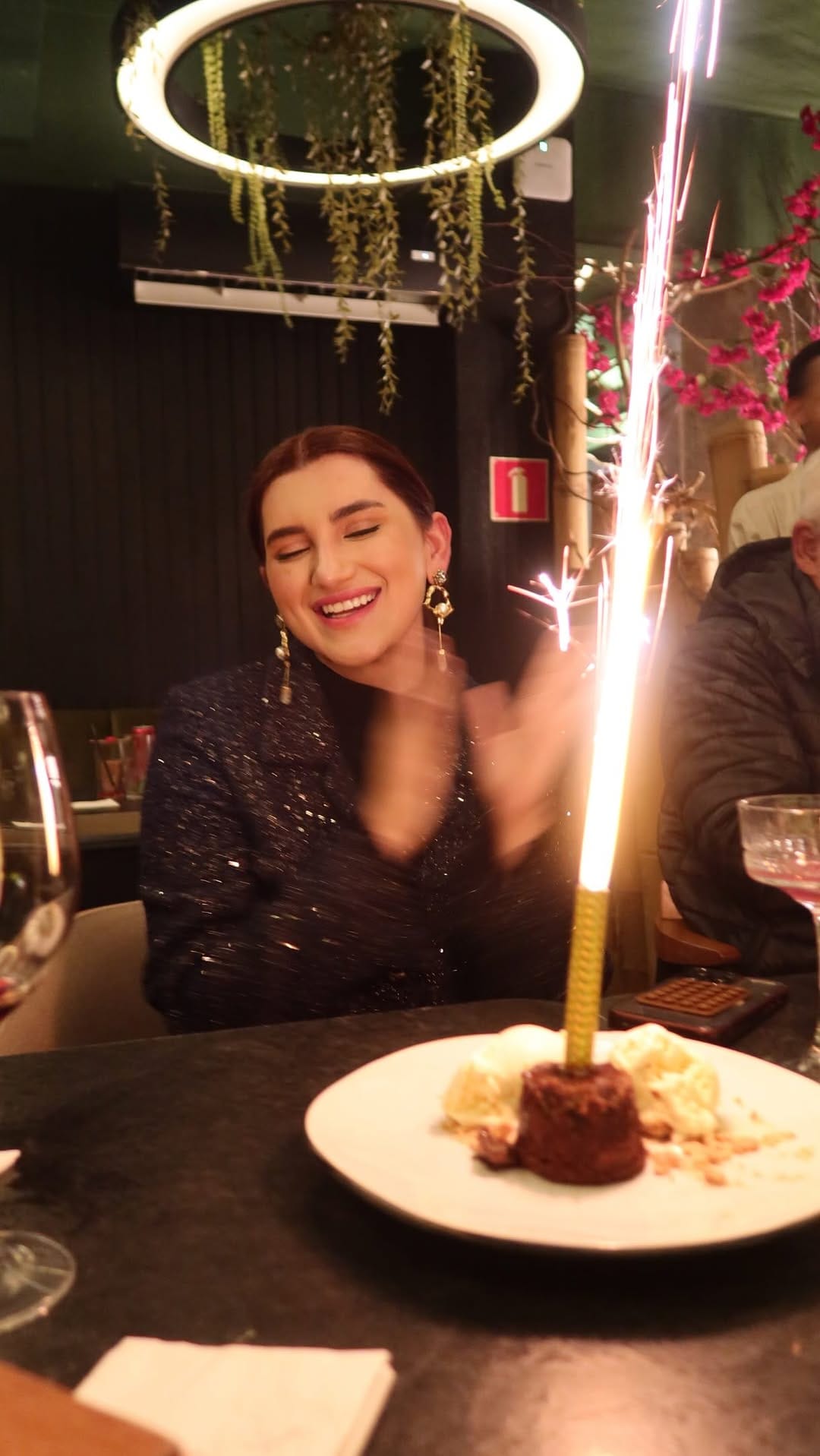 Post 8 by Giovanna Ferreira on Instagram (video)