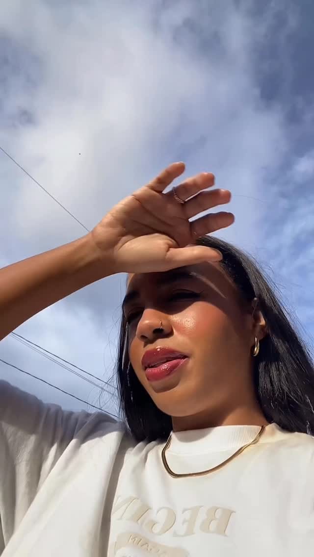 Post 2 by Marcela Karine on Instagram (video)