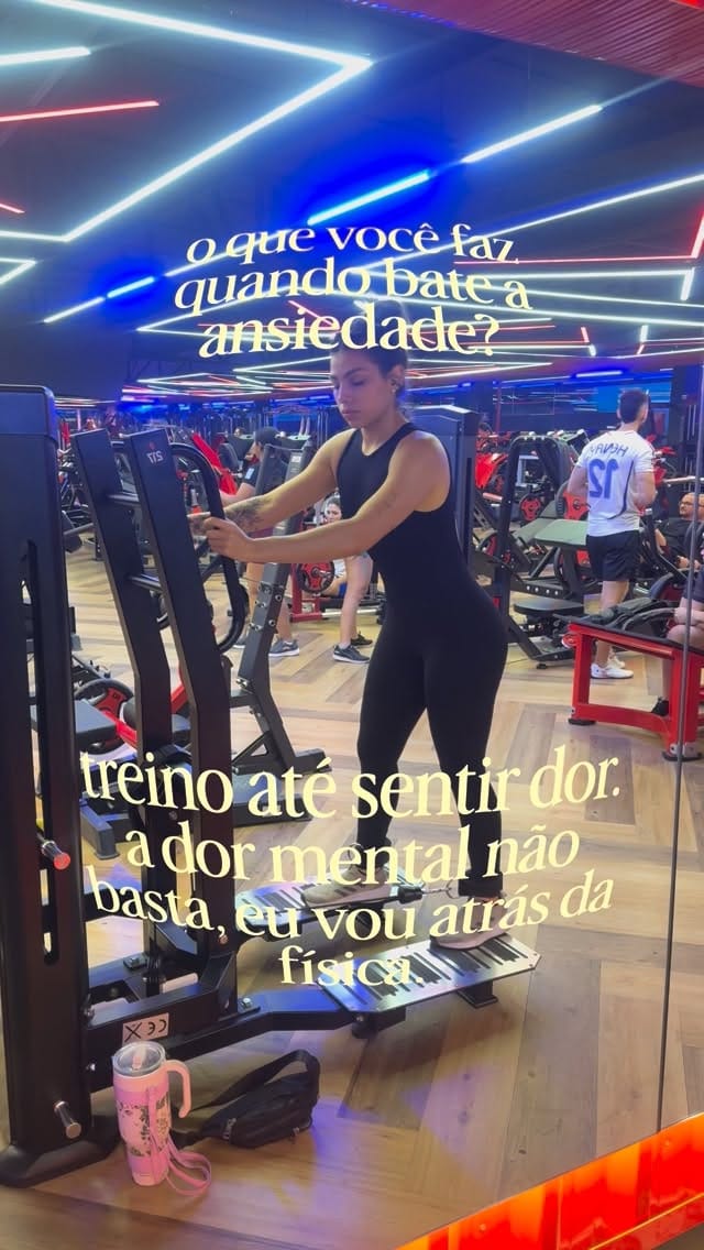Post 6 by Thamyres Oliveira on Instagram (video)