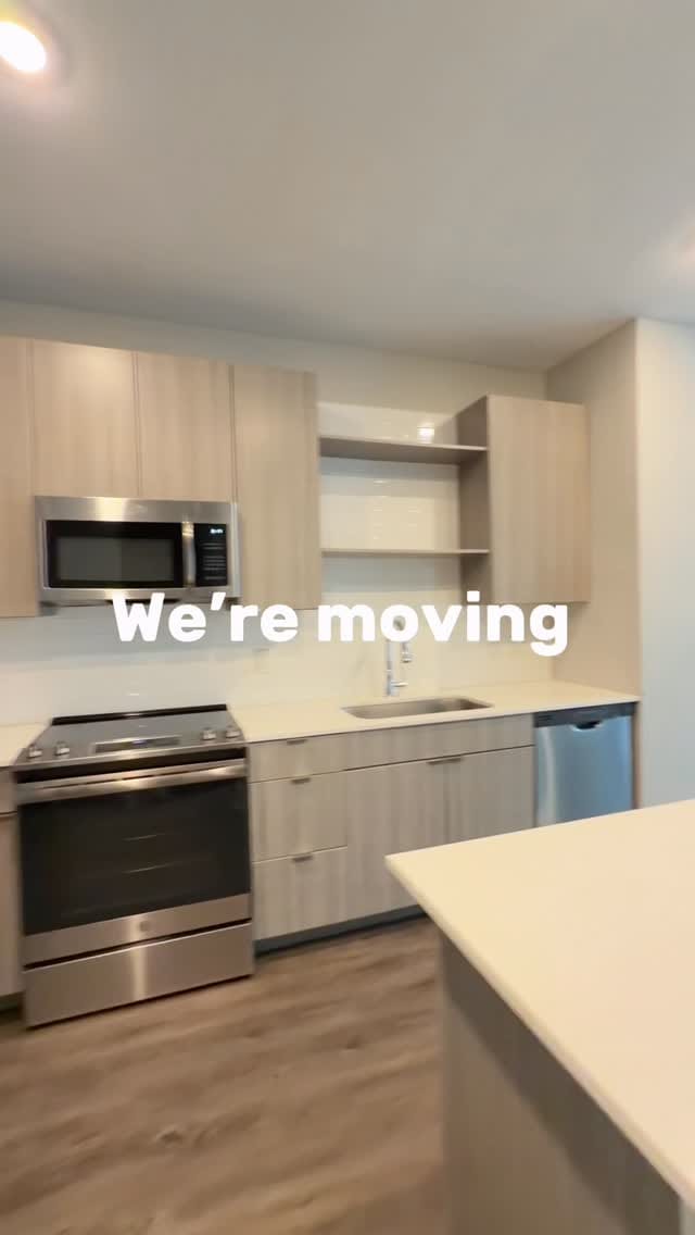 Post 7 by 𝓝𝓪𝓽 / la vloOok on Instagram (video)