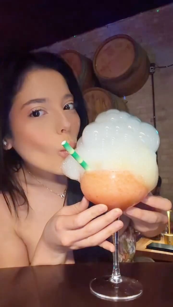 Post 7 by Duda Araujo on Instagram (video)