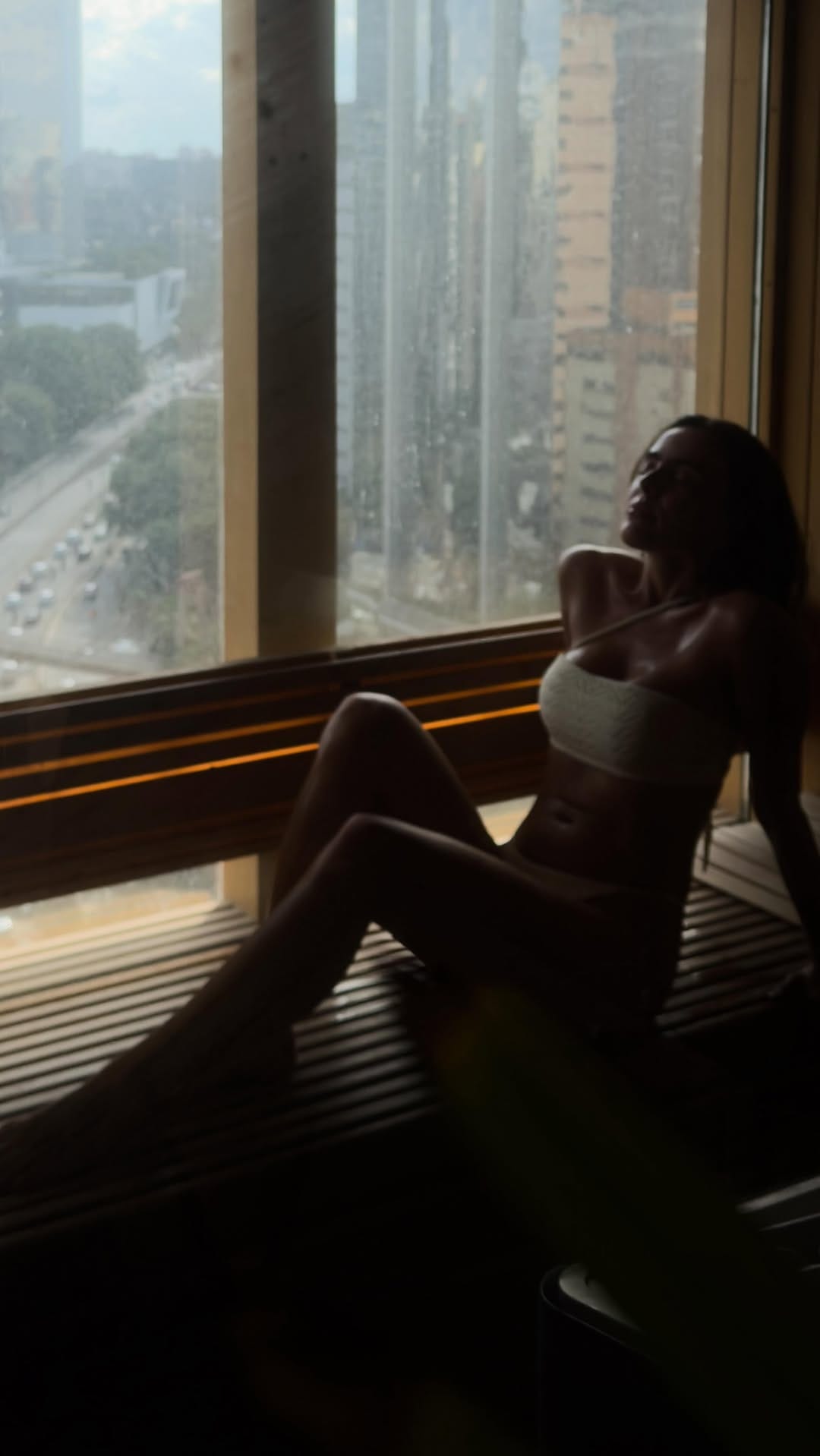 Post 8 by Amanda Mendes on Instagram (video)