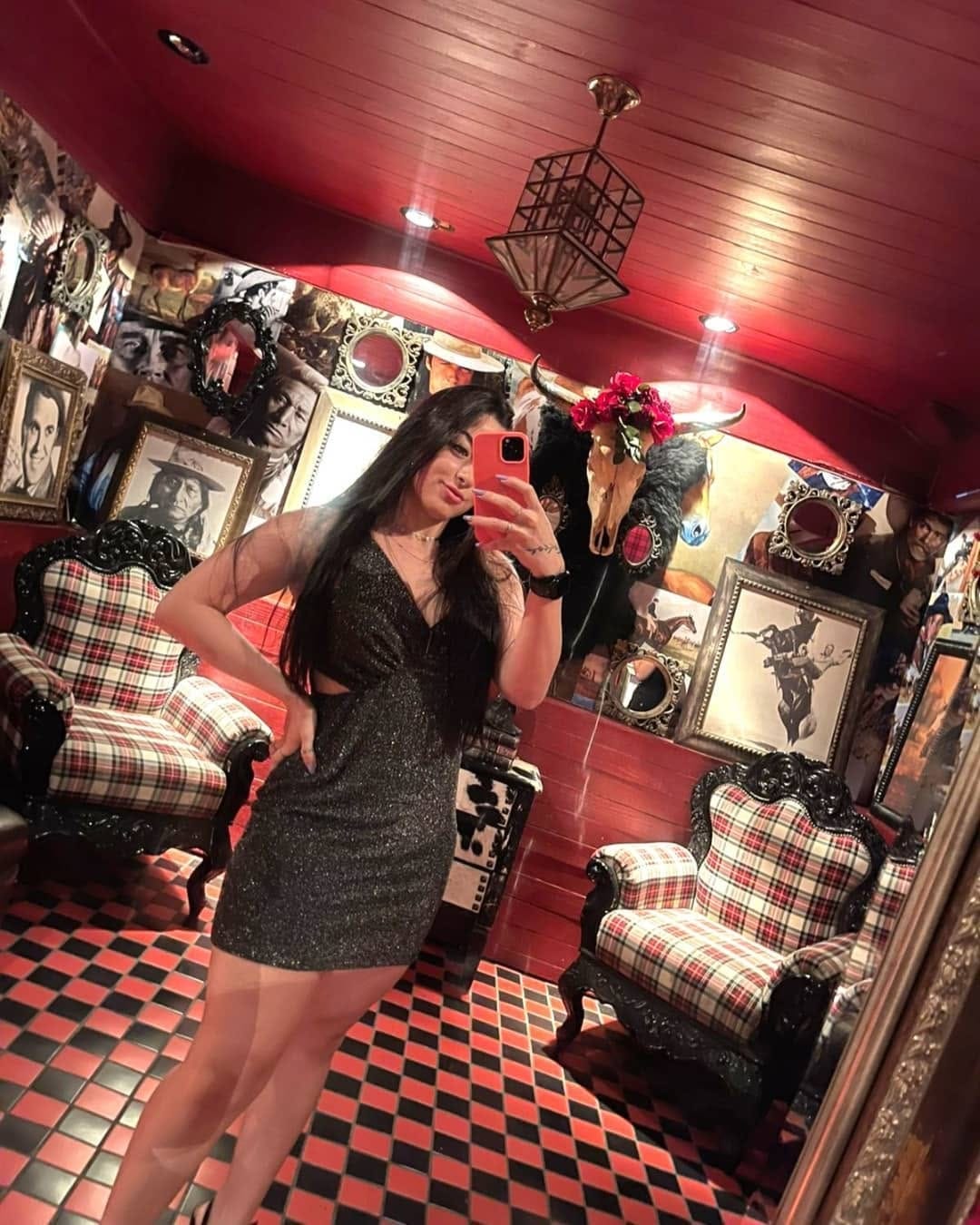 Post 6 by Michele Santos on Instagram (carousel)