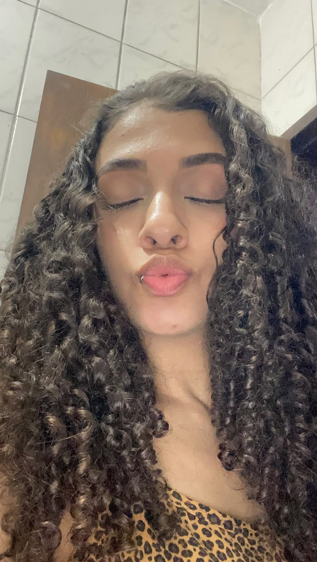 Post 9 by Sthefanie Dias on Instagram (video)