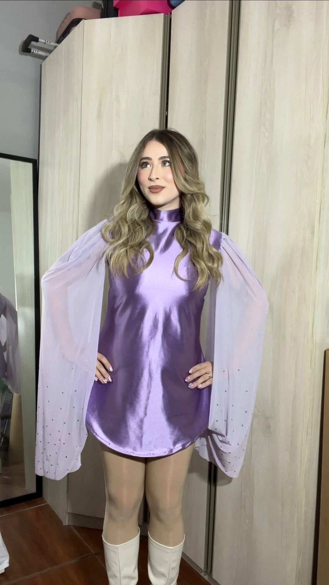 Post 6 by Talita Akemy on Instagram (video)