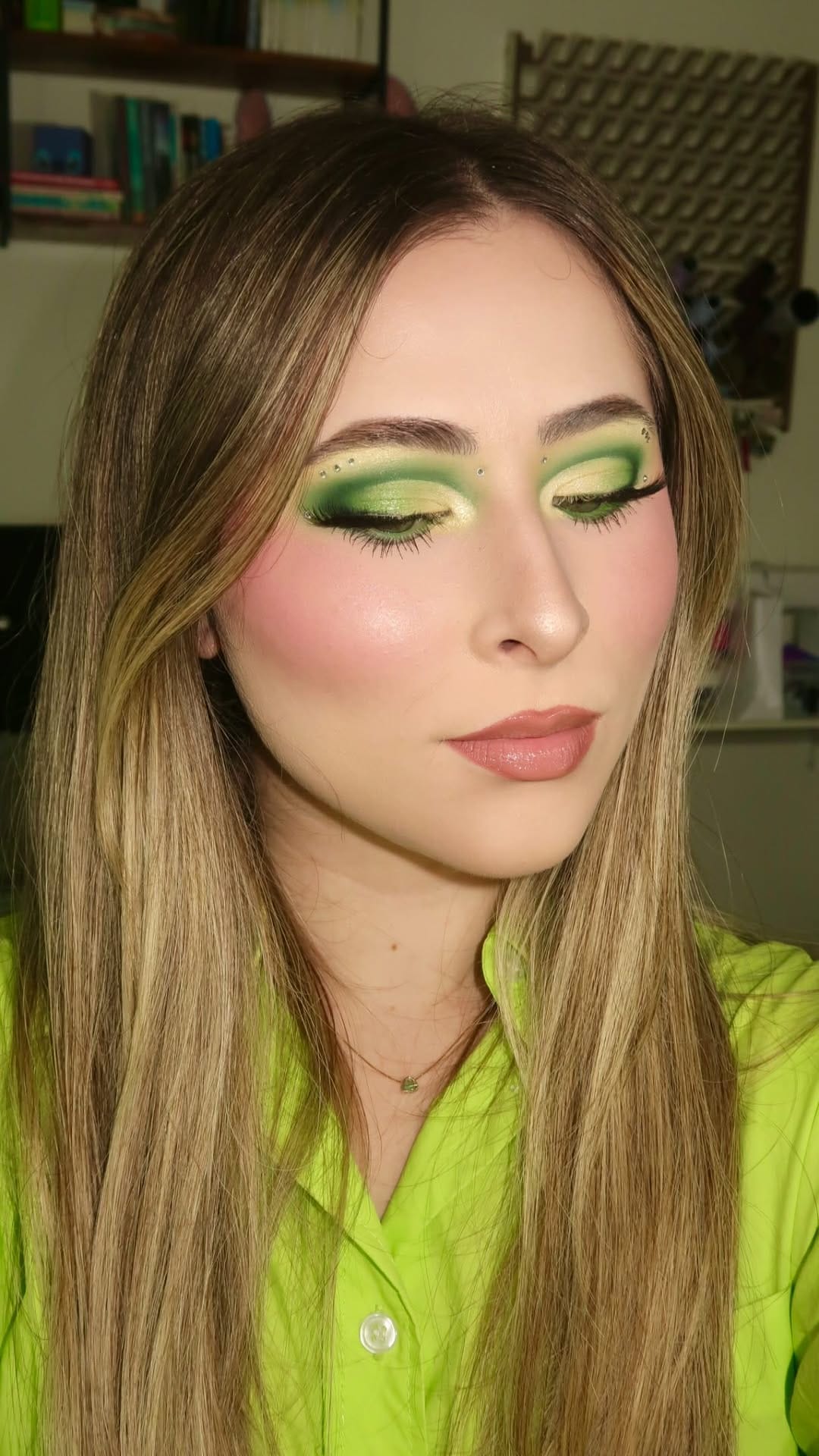 Post 4 by Talita Akemy on Instagram (video)