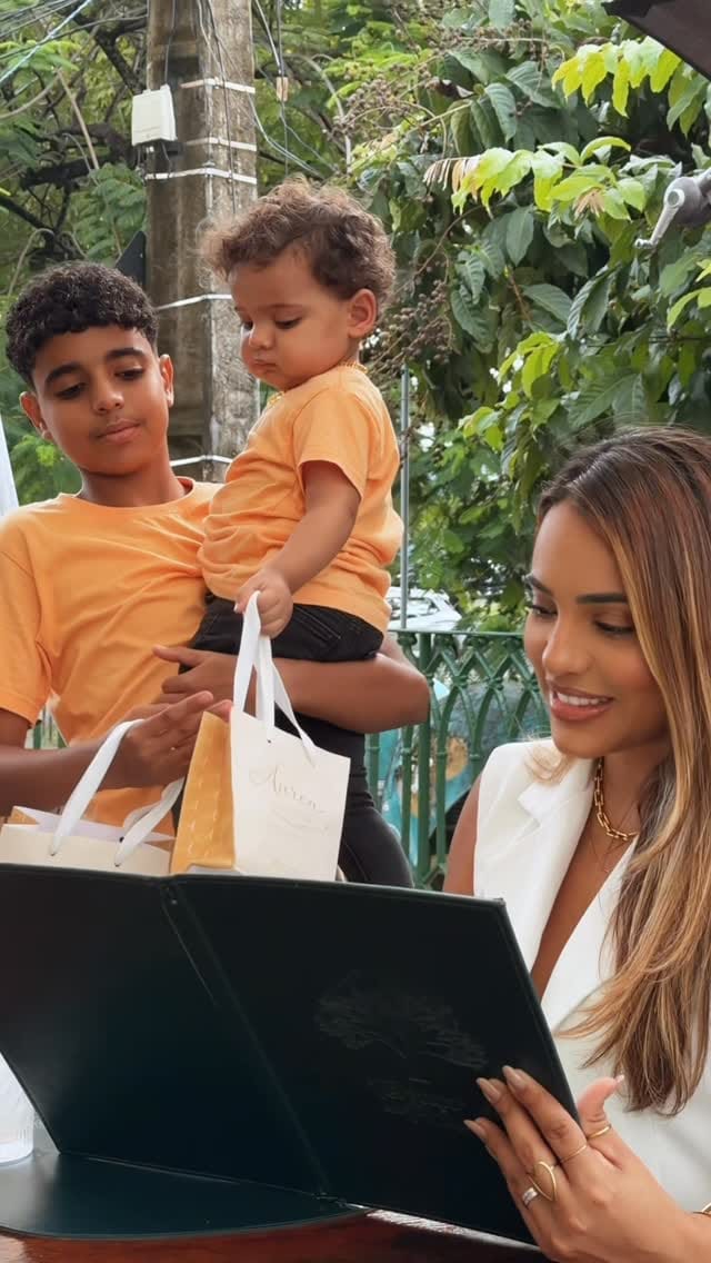 Post 7 by Raquel Aureo on Instagram (video)