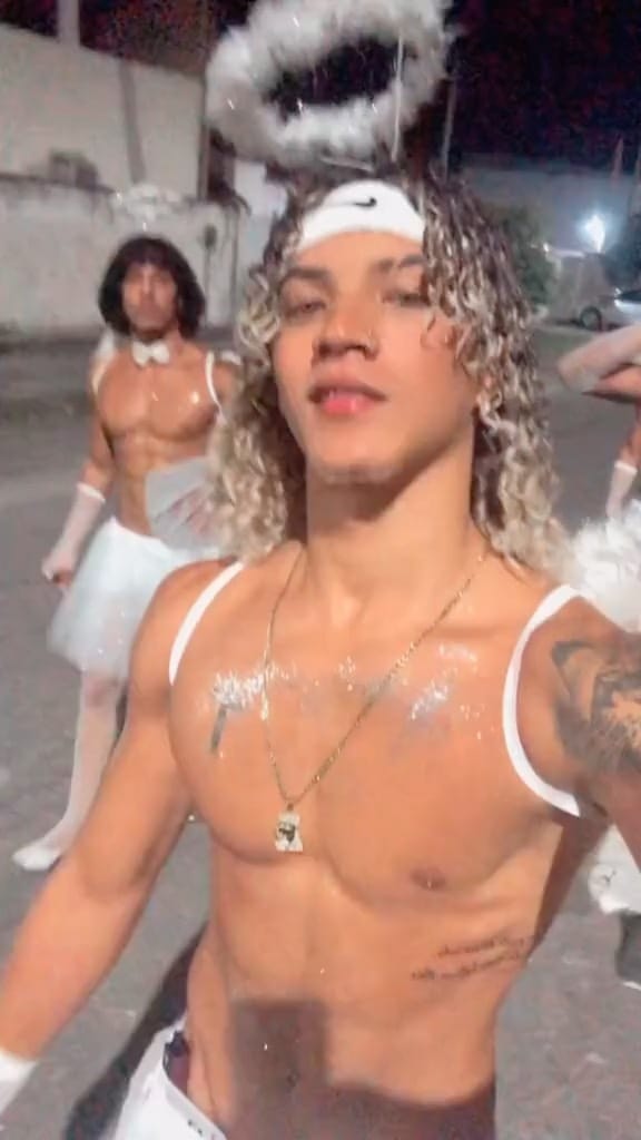 Post 10 by Carlos Daniel on Instagram (video)