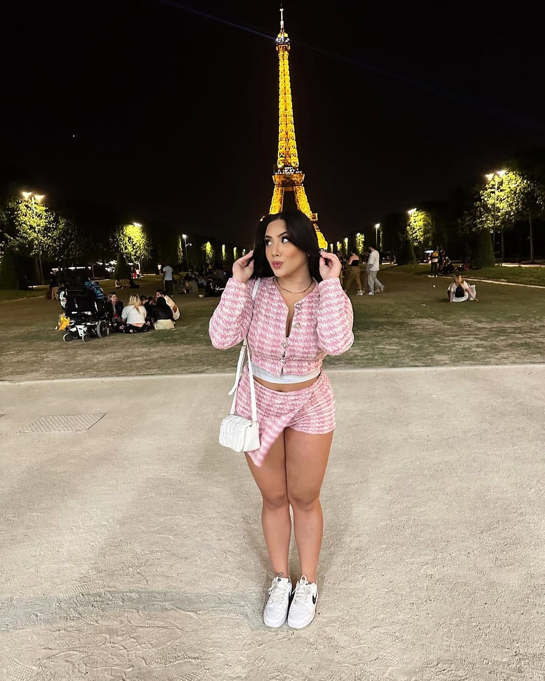Post 10 by Pyetra Farias on Instagram (carousel)