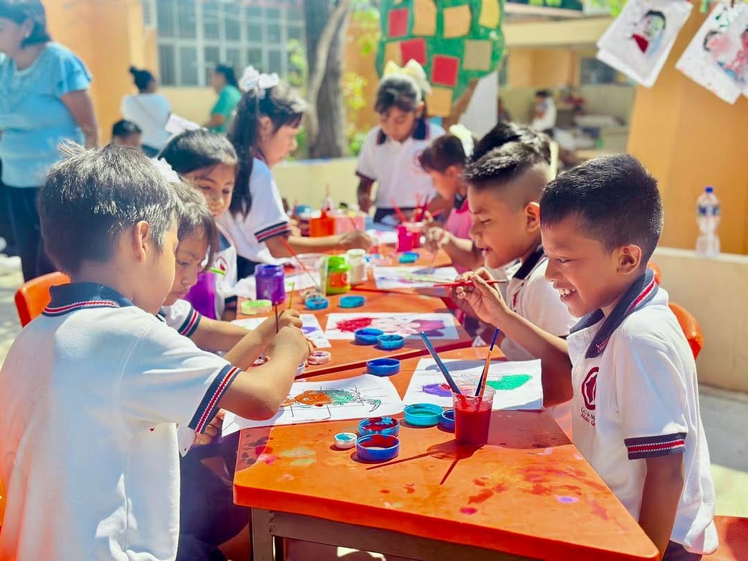 Post 5 by Niños en Alegría on Instagram (carousel)