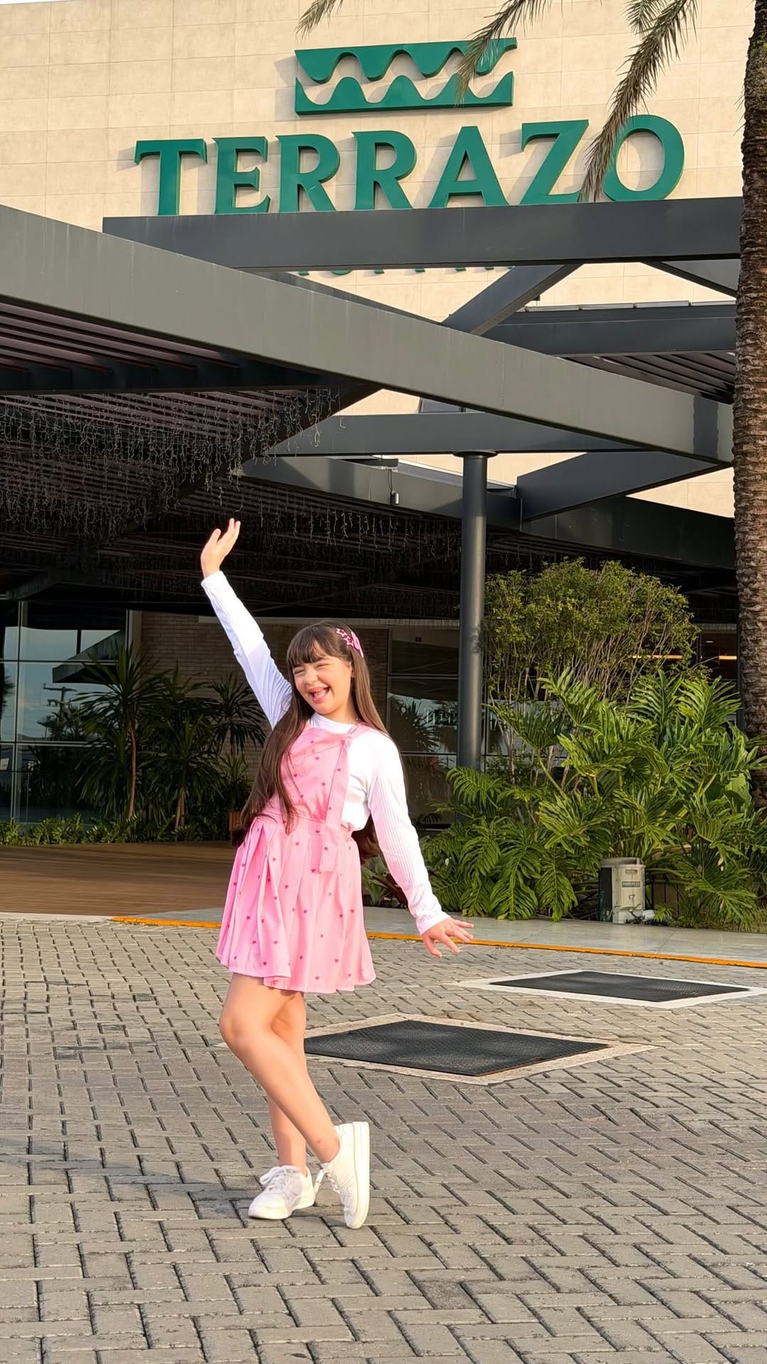 Post 6 by Esther Belarmino & Ju✨ on Instagram (video)