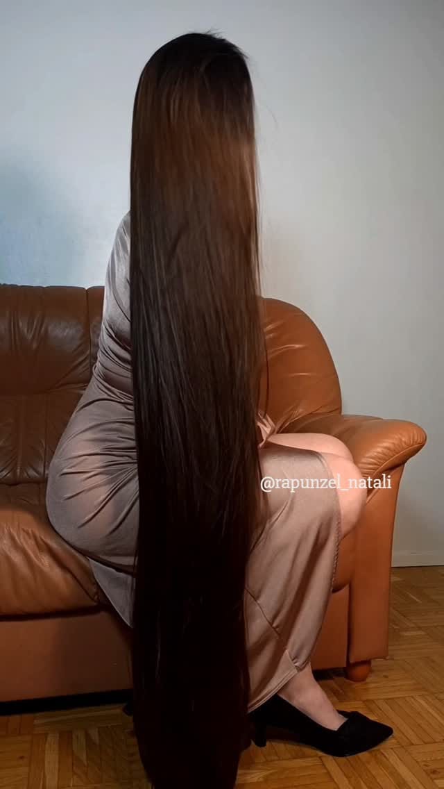 Post 1 by ❤️Long Hair model | Content Creator | Influencer | Rapunzel🌿 on Instagram (video)