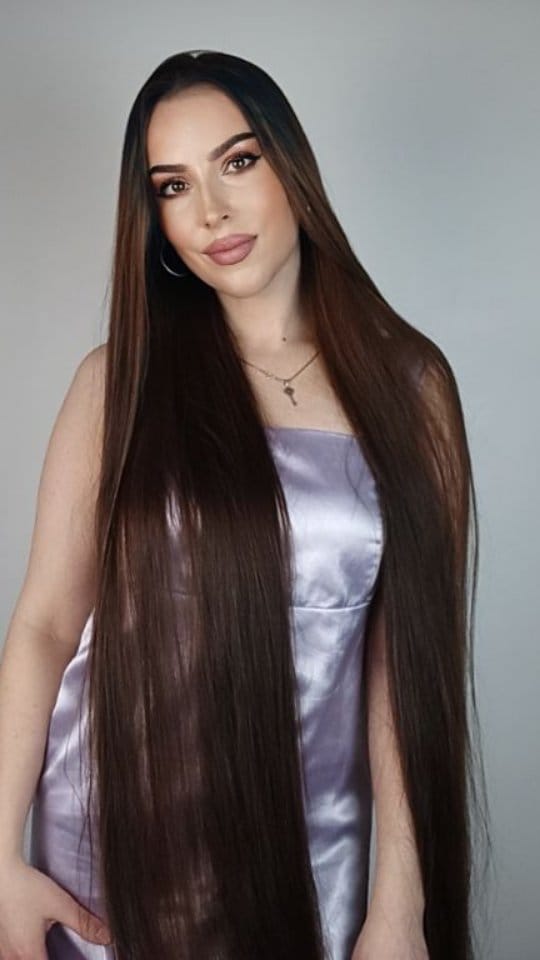 Post 6 by ❤️Long Hair model | Content Creator | Influencer | Rapunzel🌿 on Instagram (video)