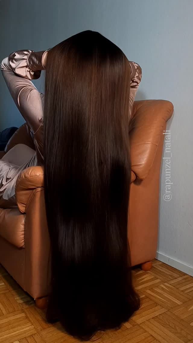 Post 3 by ❤️Long Hair model | Content Creator | Influencer | Rapunzel🌿 on Instagram (video)